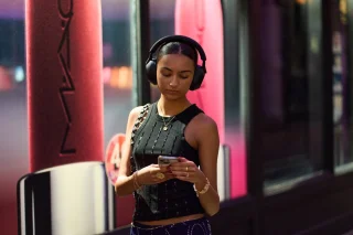 Sony WH-1000XM5SA Draadloze koptelefoon Limited Soft Case Edition Zwart