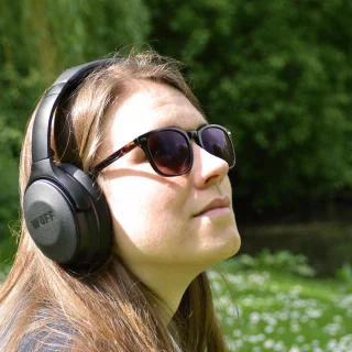 Wuff Draadloze Over-ear Koptelefoon Zwart