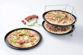 4-delige Pizzaset — 3 Pizzapannen Ø29 cm met metalen houder