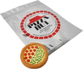 Back to the Future Filmprop Set - Zilveren Verpakkingstas & Pizzamagnetset