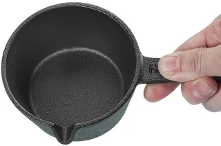 Gietijzeren Sauspot met Basting Borstel Set