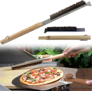 Houten handvat stalen schraper en messing borstel