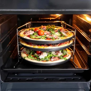 Pizzaset 4-delig: 3 x Ø29 cm pizza pannen met metalen houder