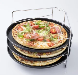 Pizzaset 4-delig: 3 x Ø29 cm pizza pannen met metalen houder