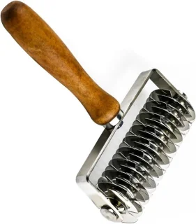 RVS deegsnijder met houten handvat - bakgereedschap