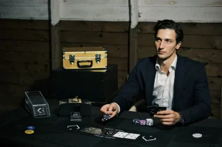 Texas' Finest Kaartschudmachine inclusief Pokermat en Speelkaarten