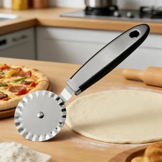 Zwarte RVS pizzasnijder