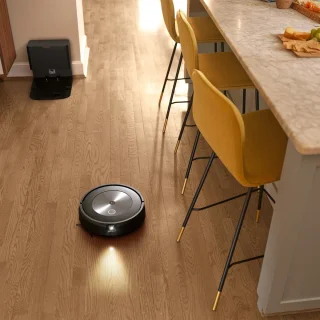 iRobot Roomba j7+ robotstofzuiger j7558
