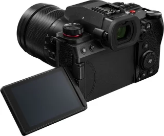 Panasonic DC-G9 II + LUMIX G 12-60mm f/3.5-5.6