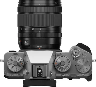 Fujifilm X-T5 + XF16-50mm Silver