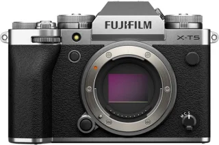 Fujifilm X-T5 + XF16-50mm Silver