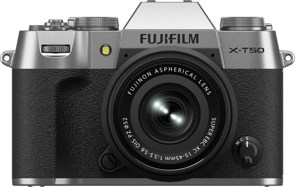 De Fujifilm X-T50 systeemcamera met XC15-45mm lens zilver in één oogopslag