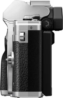 Olympus OM-D E-M10 Mark IV Systeemcamera + 14-150mm EZ Lens Zilver