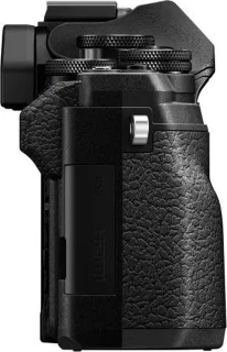 Olympus OM-D E-M10 Mark IV Systeemcamera + 14-150mm Lens Zwart