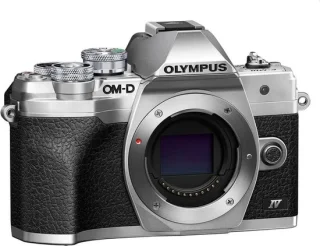 Olympus OM-D E-M10 Mark IV Systeemcamera + 14-150mm Zilver