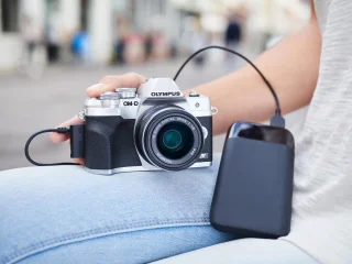 Olympus OM-D E-M10 Mark IV Systeemcamera + ED 14-42mm EZ Lens Zilver