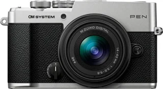 OM SYSTEM PEN zilver + 14-42mm f/3.5-5.6 III zwart