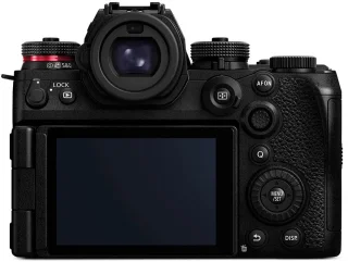 Panasonic LUMIX DC-S1II + LUMIX S 24-105mm lens
