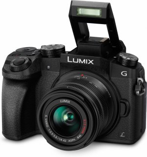 Panasonic Lumix DMC-G7 + 14-42mm Lens Zwart