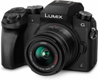 Panasonic Lumix DMC-G7 + 14-42mm Lens Zwart