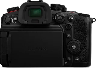 Panasonic LUMIX GH7 + Leica 12-60mm lens