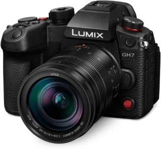 Panasonic LUMIX GH7 + Leica 12-60mm lens