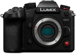 Panasonic LUMIX GH7 + Leica 12-60mm lens