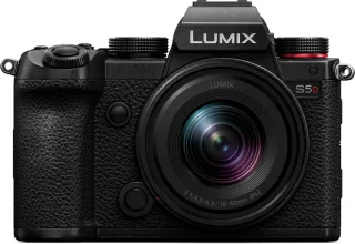 Panasonic LUMIX S5D + S 18-40mm lens Black