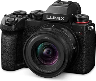 Panasonic LUMIX S5D + S 18-40mm lens Black
