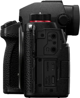 Panasonic LUMIX S5D + S 28-200mm f/4-7.1 Black