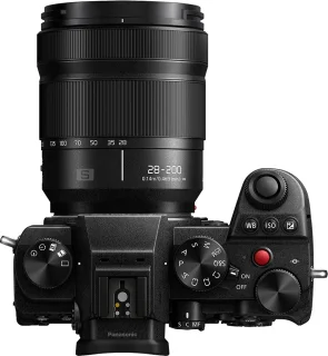 Panasonic LUMIX S5D + S 28-200mm f/4-7.1 Black