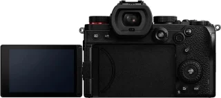 Panasonic LUMIX S5D + S 28-200mm f/4-7.1 Black