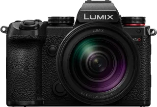 Panasonic LUMIX S5D + S 28-200mm f/4-7.1 Black