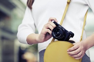 Sony A6400 + E PZ 16-50mm Lens