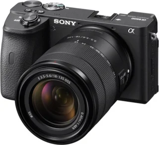 Sony A6600 camera + E 18-135mm lens