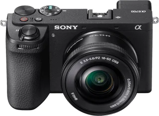 Sony A6700 + 16-50mm E-mount lens Zwart