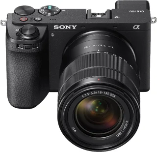 Sony A6700 + 18-135mm E-mount lens zwart