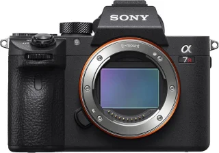 Sony A7R III Body
