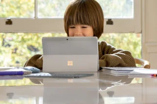 Microsoft Surface Go 2 Tablet Core m3 4GB 64GB Win 10 Pro