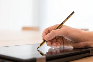 reMarkable 2 tablet met Staedtler stylus en cognac hoes