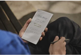 reMarkable Paper Pro Move schrijftablet met Marker Plus en grijze hoes