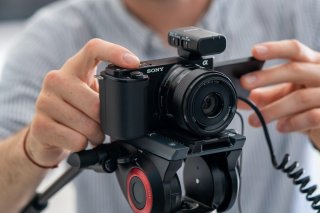 Sony ZV-E10 Systeemcamera + E 16-50mm Lens