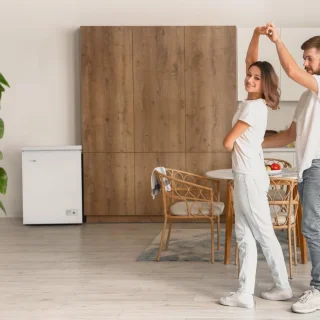 Wat vinden we goed aan de 2-in-1 Koel-vriescombinatie tafel- en kastmodel